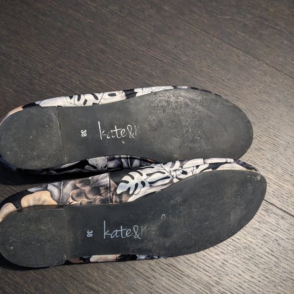 Kate & Mel Flats - Picture 3 of 4